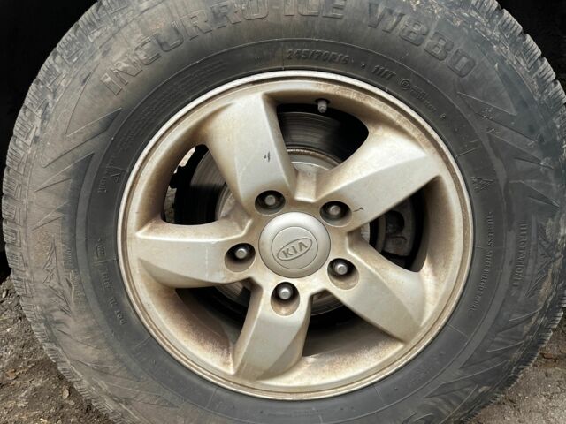 Коричневый Киа Соренто, объемом двигателя 2.5 л и пробегом 419 тыс. км за 3318 $, фото 8 на Automoto.ua