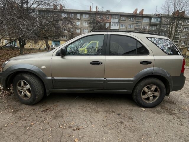 Коричневый Киа Соренто, объемом двигателя 2.5 л и пробегом 419 тыс. км за 3318 $, фото 1 на Automoto.ua