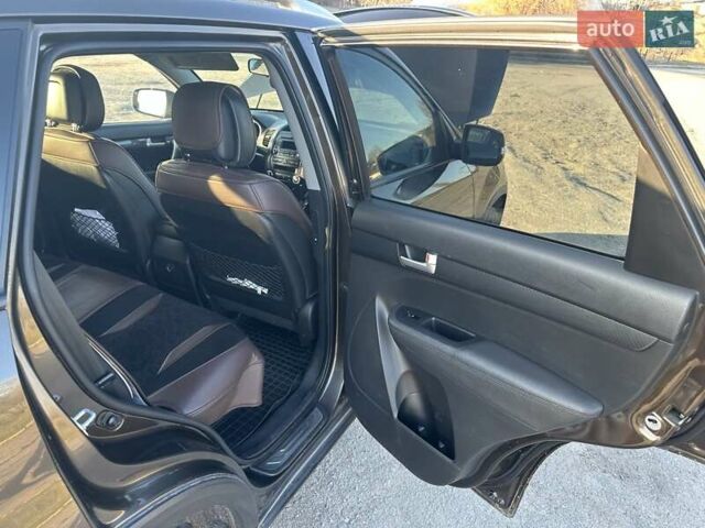 Коричневий Кіа Соренто, об'ємом двигуна 2.2 л та пробігом 232 тис. км за 11700 $, фото 12 на Automoto.ua