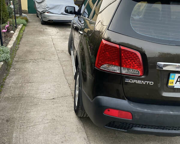 Коричневый Киа Соренто, объемом двигателя 2.2 л и пробегом 262 тыс. км за 12500 $, фото 5 на Automoto.ua