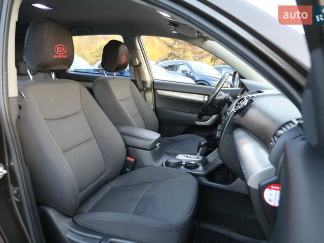 Коричневий Кіа Соренто, об'ємом двигуна 2.4 л та пробігом 119 тис. км за 13000 $, фото 9 на Automoto.ua