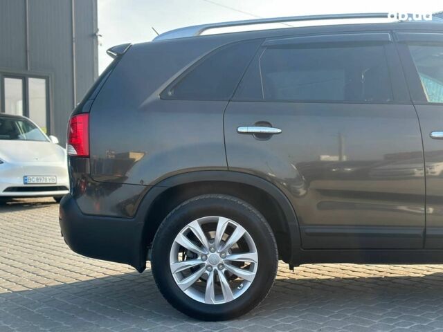 Коричневий Кіа Соренто, об'ємом двигуна 2.2 л та пробігом 219 тис. км за 13890 $, фото 10 на Automoto.ua