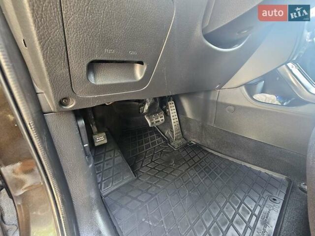 Коричневий Кіа Соренто, об'ємом двигуна 2.2 л та пробігом 287 тис. км за 12700 $, фото 9 на Automoto.ua