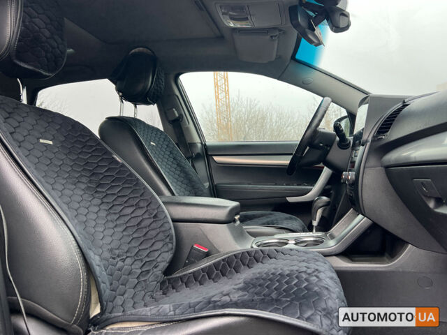 Коричневий Кіа Соренто, об'ємом двигуна 2.2 л та пробігом 215 тис. км за 14490 $, фото 8 на Automoto.ua