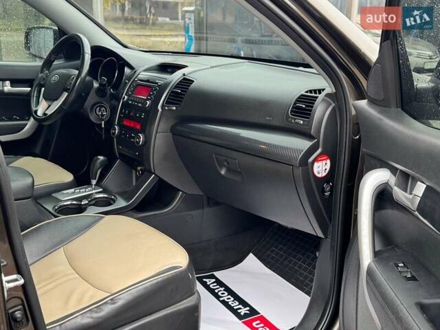 Коричневый Киа Соренто, объемом двигателя 2.2 л и пробегом 156 тыс. км за 12990 $, фото 14 на Automoto.ua