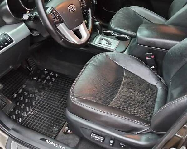 Коричневий Кіа Соренто, об'ємом двигуна 2.2 л та пробігом 300 тис. км за 12300 $, фото 21 на Automoto.ua