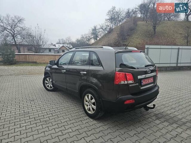 Коричневий Кіа Соренто, об'ємом двигуна 2.2 л та пробігом 265 тис. км за 10999 $, фото 36 на Automoto.ua