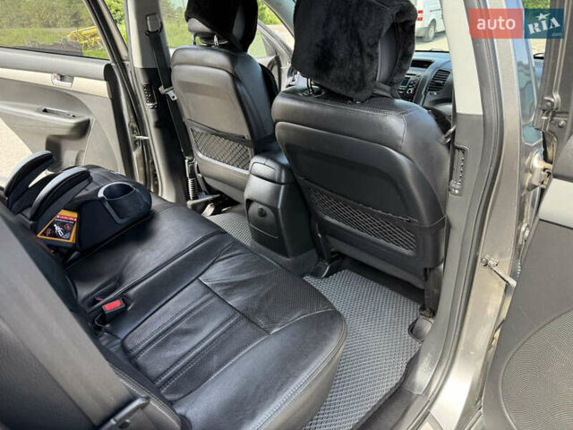 Коричневий Кіа Соренто, об'ємом двигуна 2.2 л та пробігом 249 тис. км за 13900 $, фото 10 на Automoto.ua