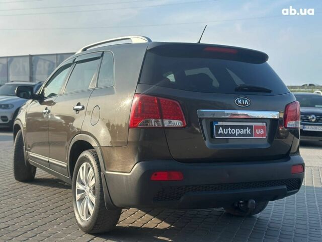 Коричневий Кіа Соренто, об'ємом двигуна 2.2 л та пробігом 219 тис. км за 13890 $, фото 6 на Automoto.ua