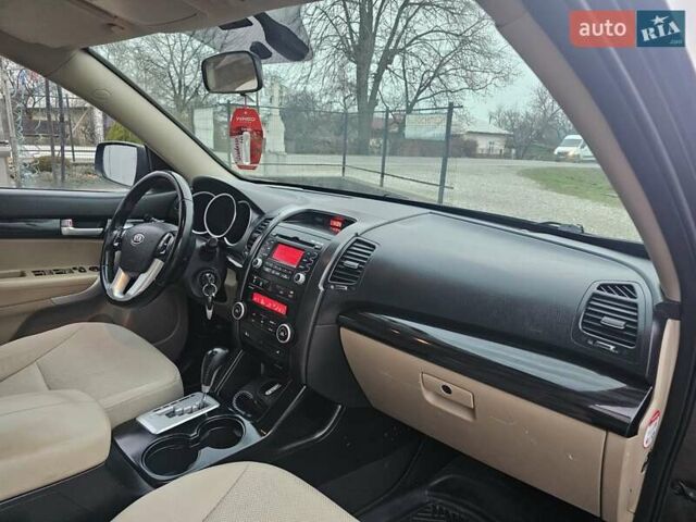 Коричневий Кіа Соренто, об'ємом двигуна 2.2 л та пробігом 265 тис. км за 10999 $, фото 53 на Automoto.ua