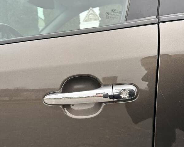 Коричневий Кіа Соренто, об'ємом двигуна 2.2 л та пробігом 300 тис. км за 12300 $, фото 3 на Automoto.ua