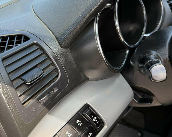 Коричневий Кіа Соренто, об'ємом двигуна 2.2 л та пробігом 249 тис. км за 13900 $, фото 5 на Automoto.ua