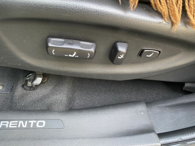 Коричневий Кіа Соренто, об'ємом двигуна 2.2 л та пробігом 207 тис. км за 11800 $, фото 11 на Automoto.ua