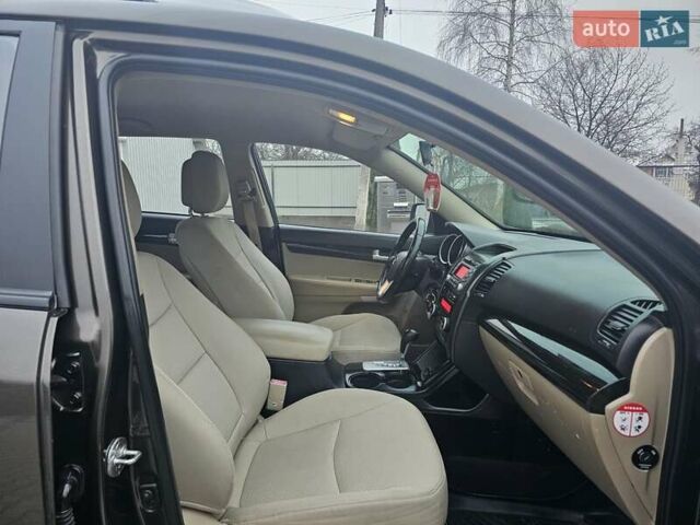 Коричневий Кіа Соренто, об'ємом двигуна 2.2 л та пробігом 265 тис. км за 10999 $, фото 52 на Automoto.ua