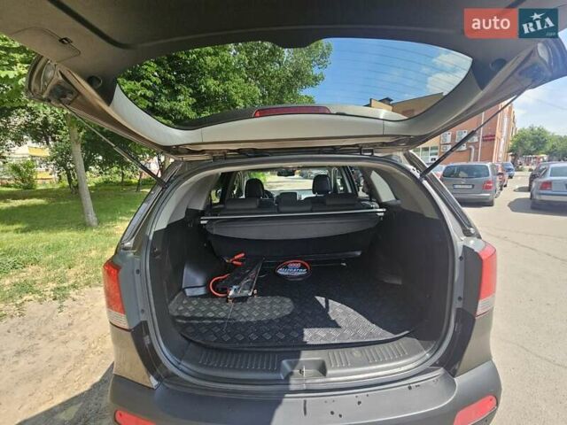 Коричневий Кіа Соренто, об'ємом двигуна 2.2 л та пробігом 287 тис. км за 12700 $, фото 14 на Automoto.ua