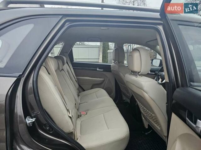 Коричневий Кіа Соренто, об'ємом двигуна 2.2 л та пробігом 265 тис. км за 10999 $, фото 50 на Automoto.ua