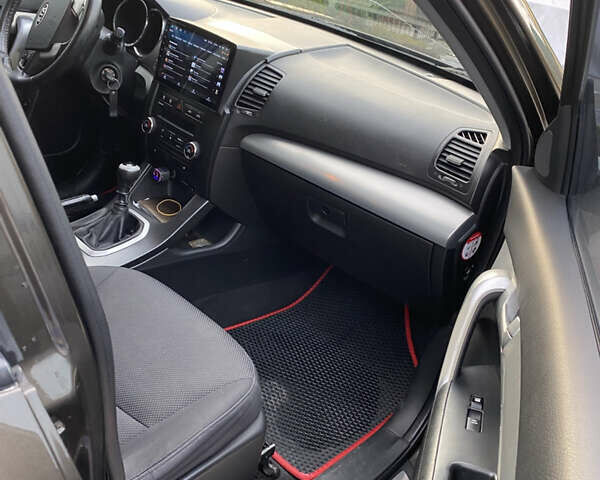 Коричневый Киа Соренто, объемом двигателя 2.2 л и пробегом 262 тыс. км за 12500 $, фото 9 на Automoto.ua