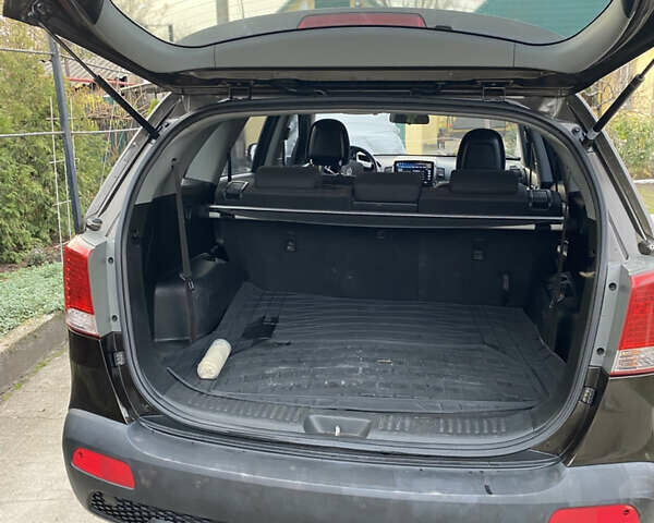 Коричневый Киа Соренто, объемом двигателя 2.2 л и пробегом 262 тыс. км за 12500 $, фото 10 на Automoto.ua