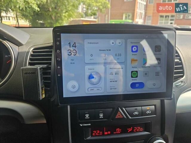 Коричневий Кіа Соренто, об'ємом двигуна 2.2 л та пробігом 287 тис. км за 12700 $, фото 6 на Automoto.ua