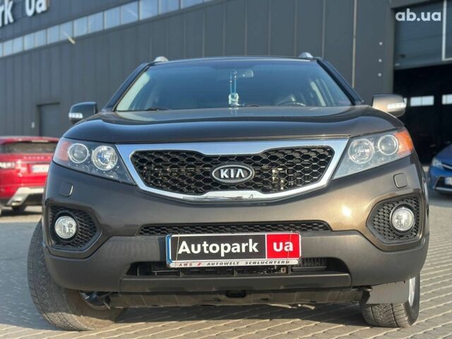 Коричневий Кіа Соренто, об'ємом двигуна 2.2 л та пробігом 219 тис. км за 13890 $, фото 1 на Automoto.ua