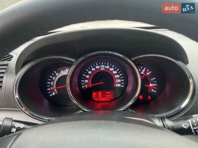 Коричневый Киа Соренто, объемом двигателя 2.2 л и пробегом 258 тыс. км за 13300 $, фото 44 на Automoto.ua