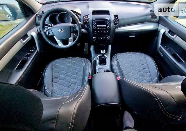 Коричневый Киа Соренто, объемом двигателя 2.2 л и пробегом 220 тыс. км за 11000 $, фото 5 на Automoto.ua