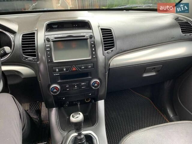 Коричневый Киа Соренто, объемом двигателя 2 л и пробегом 240 тыс. км за 13600 $, фото 12 на Automoto.ua