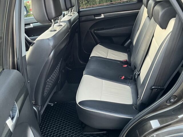 Коричневий Кіа Соренто, об'ємом двигуна 2.2 л та пробігом 226 тис. км за 14950 $, фото 12 на Automoto.ua