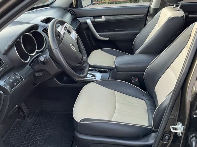 Коричневий Кіа Соренто, об'ємом двигуна 2.2 л та пробігом 226 тис. км за 14950 $, фото 11 на Automoto.ua