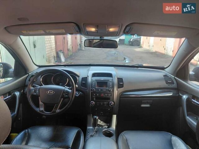 Коричневий Кіа Соренто, об'ємом двигуна 2.4 л та пробігом 242 тис. км за 11500 $, фото 2 на Automoto.ua