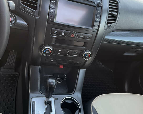 Коричневий Кіа Соренто, об'ємом двигуна 2.2 л та пробігом 226 тис. км за 14950 $, фото 41 на Automoto.ua