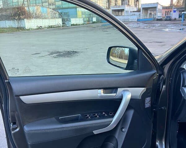 Коричневый Киа Соренто, объемом двигателя 2 л и пробегом 155 тыс. км за 12777 $, фото 12 на Automoto.ua