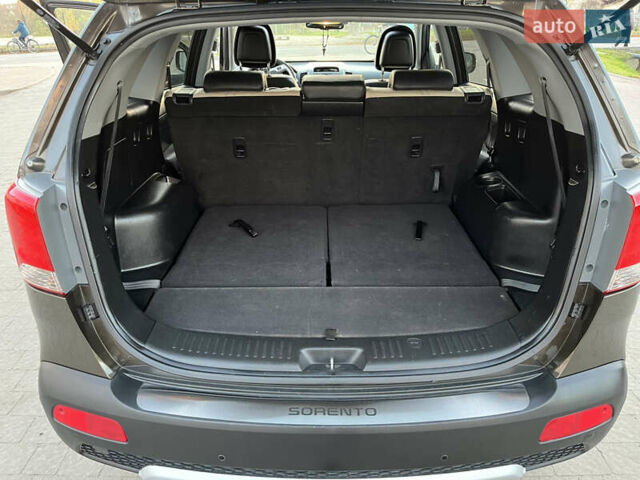 Коричневий Кіа Соренто, об'ємом двигуна 2.2 л та пробігом 226 тис. км за 14950 $, фото 48 на Automoto.ua