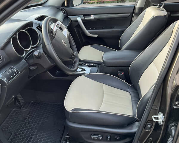 Коричневий Кіа Соренто, об'ємом двигуна 2.2 л та пробігом 226 тис. км за 14950 $, фото 36 на Automoto.ua