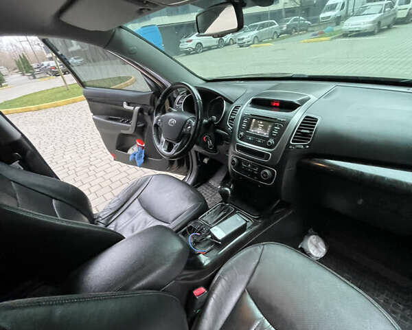Коричневий Кіа Соренто, об'ємом двигуна 2.2 л та пробігом 230 тис. км за 16000 $, фото 32 на Automoto.ua