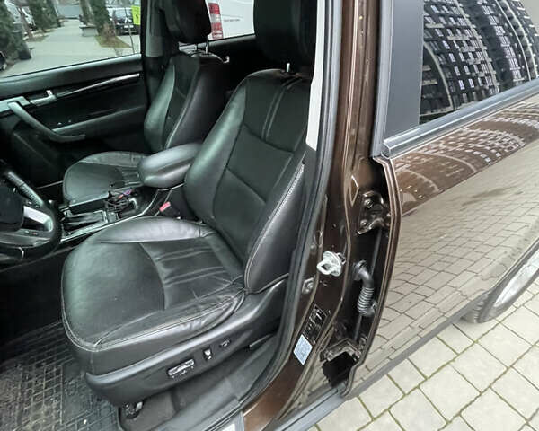 Коричневий Кіа Соренто, об'ємом двигуна 2.2 л та пробігом 230 тис. км за 16000 $, фото 24 на Automoto.ua