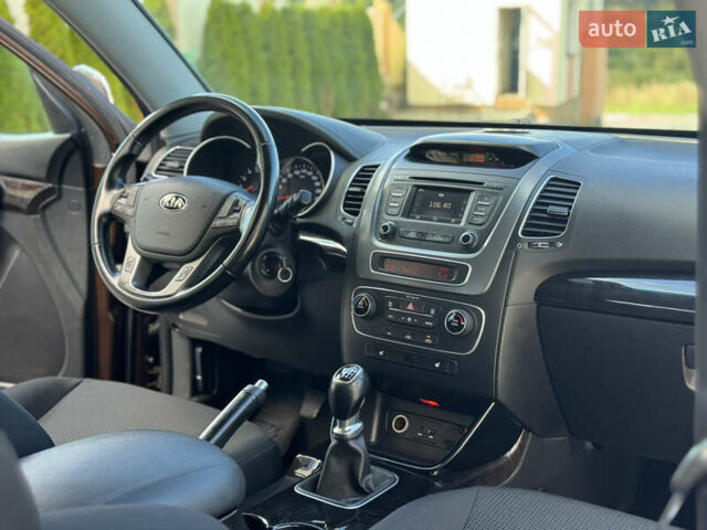 Коричневый Киа Соренто, объемом двигателя 2.2 л и пробегом 212 тыс. км за 15500 $, фото 8 на Automoto.ua