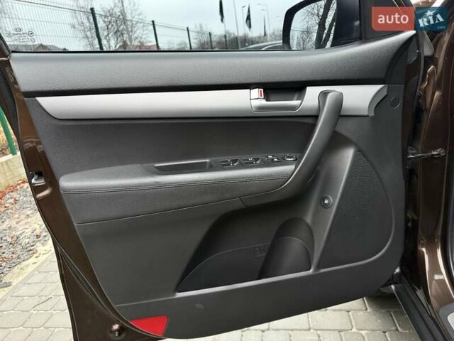 Коричневий Кіа Соренто, об'ємом двигуна 2.2 л та пробігом 91 тис. км за 18700 $, фото 53 на Automoto.ua