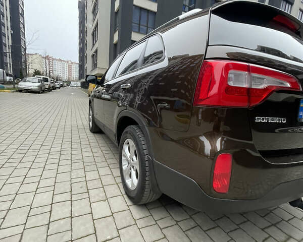 Коричневий Кіа Соренто, об'ємом двигуна 2.2 л та пробігом 230 тис. км за 16000 $, фото 13 на Automoto.ua