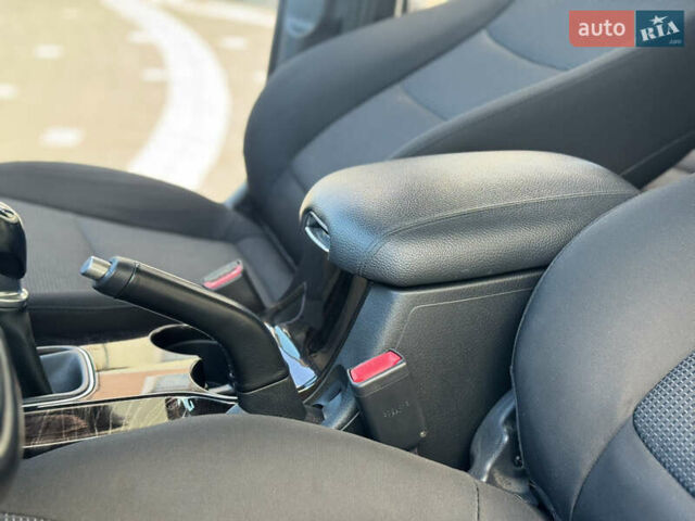 Коричневый Киа Соренто, объемом двигателя 2.2 л и пробегом 212 тыс. км за 15500 $, фото 29 на Automoto.ua