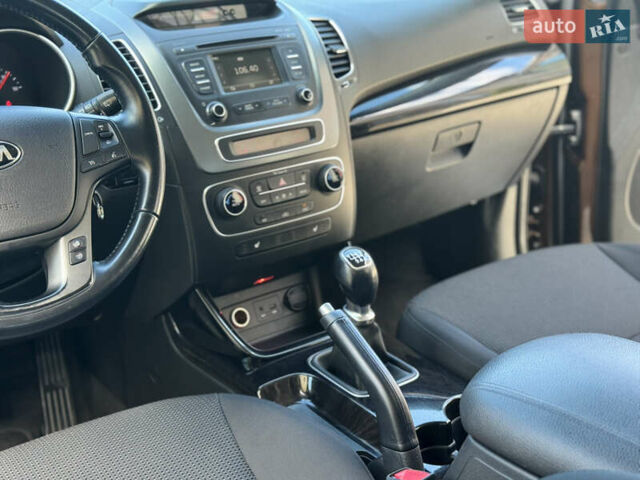 Коричневый Киа Соренто, объемом двигателя 2.2 л и пробегом 212 тыс. км за 15500 $, фото 28 на Automoto.ua