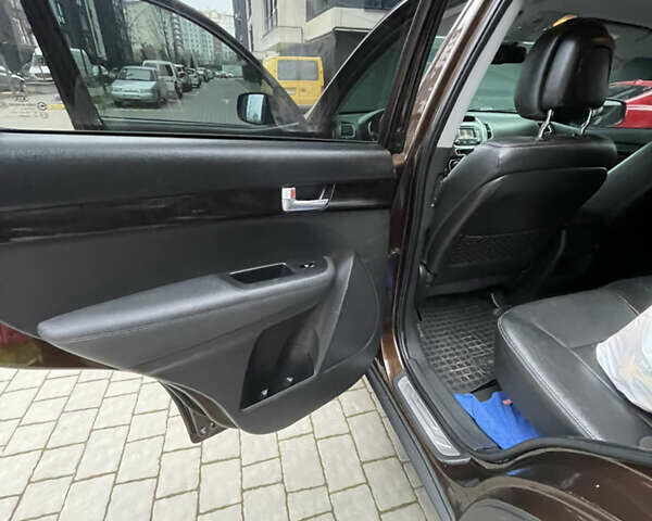 Коричневий Кіа Соренто, об'ємом двигуна 2.2 л та пробігом 230 тис. км за 16000 $, фото 25 на Automoto.ua