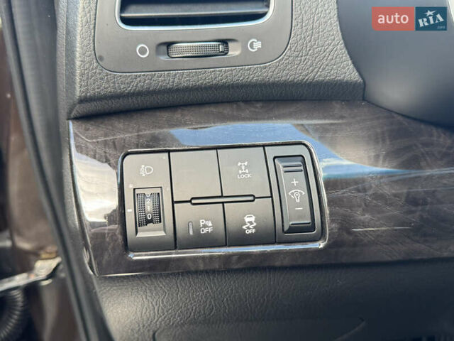 Коричневый Киа Соренто, объемом двигателя 2.2 л и пробегом 212 тыс. км за 15500 $, фото 9 на Automoto.ua