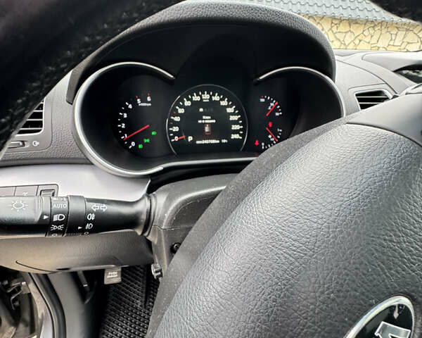 Коричневий Кіа Соренто, об'ємом двигуна 2.2 л та пробігом 245 тис. км за 18450 $, фото 10 на Automoto.ua