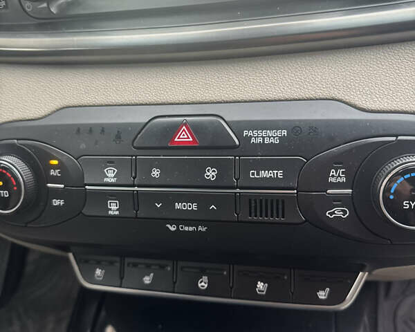 Коричневий Кіа Соренто, об'ємом двигуна 0 л та пробігом 180 тис. км за 19900 $, фото 9 на Automoto.ua