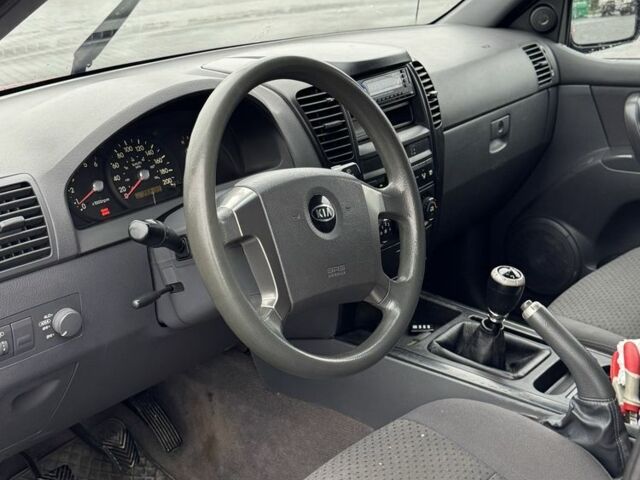 Красный Киа Соренто, объемом двигателя 2.5 л и пробегом 282 тыс. км за 3300 $, фото 8 на Automoto.ua