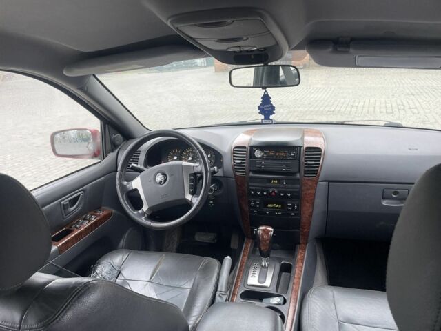 Червоний Кіа Соренто, об'ємом двигуна 2.5 л та пробігом 245 тис. км за 2850 $, фото 10 на Automoto.ua