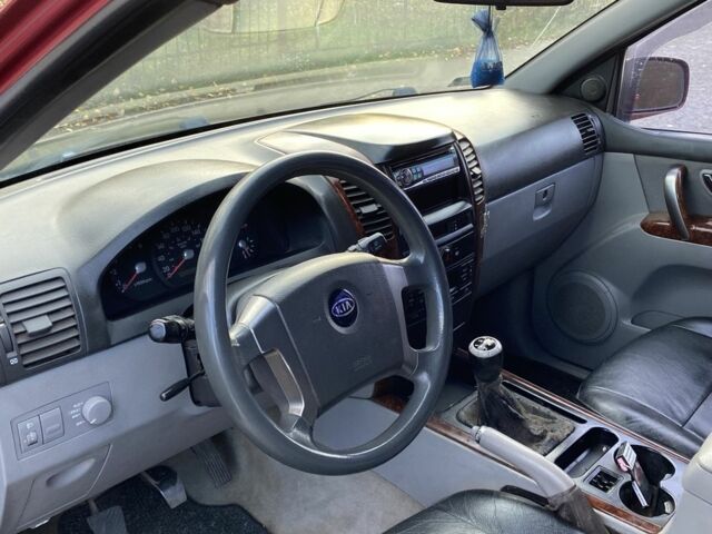 Красный Киа Соренто, объемом двигателя 2.5 л и пробегом 200 тыс. км за 3150 $, фото 12 на Automoto.ua