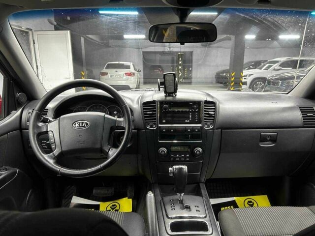 Красный Киа Соренто, объемом двигателя 2.5 л и пробегом 234 тыс. км за 9400 $, фото 13 на Automoto.ua