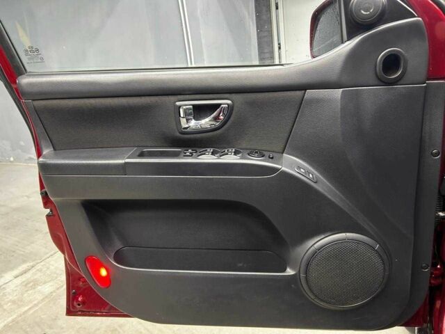 Красный Киа Соренто, объемом двигателя 2.5 л и пробегом 234 тыс. км за 9400 $, фото 8 на Automoto.ua